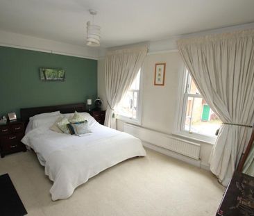 4 bedroom semi-detached house to rent - Photo 3