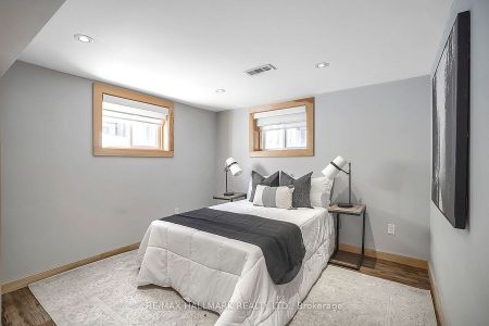 For Lease - 6 Thirty First Street Unit# LOWER, Toronto, Ontario - Photo 2