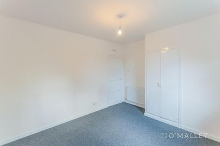 3 bedroom flat to rent - Photo 2