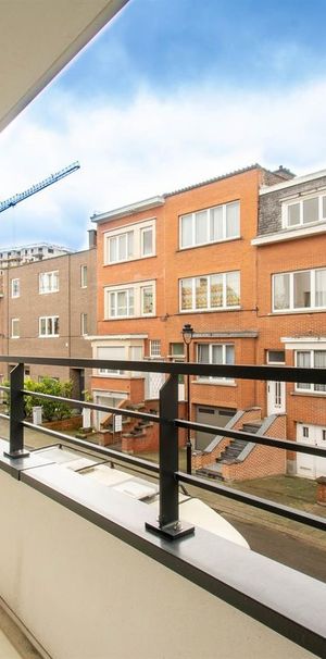 Appartement te huur in Evere voor € 1.200 met 1 slaapkamer - Photo 1