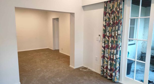 Recently renovated 2BR Flat in Tawa, Wellington - Photo 1