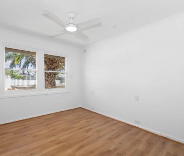 3-Bedroom Home with Large Outdoor Entertaining Area - Photo 2