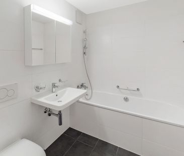 Residenza Laville: moderno, grandi vetrate e terrazzo coperto - Foto 4