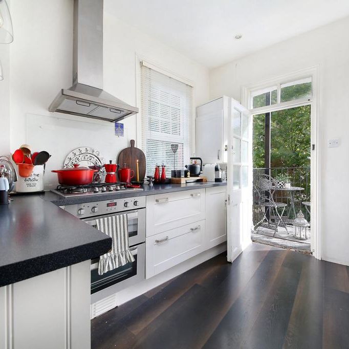 3 bedroom flat to rent - Photo 1
