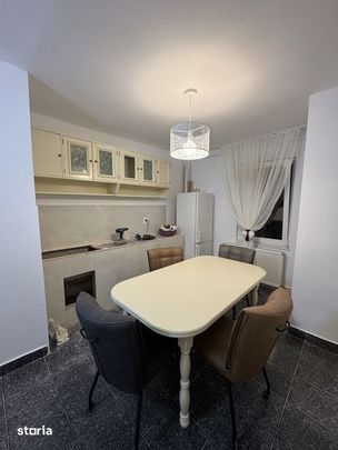 Inchiriez apartament! - Fotografie 1