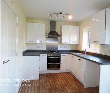 2 bedroom semi-detached house to rent - Photo 3