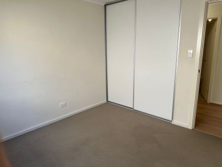 Modern 3-Bedroom Home in a Quiet, Convenient Location - Photo 3