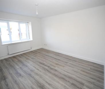 2 bedroom semi-detached house to rent - Photo 3