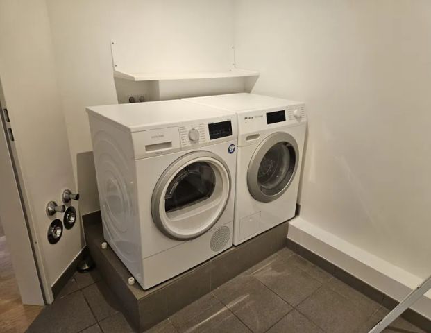 Moderne Etagenwohnung im schönen Lemmerzpark *Einbauküche - Photo 1