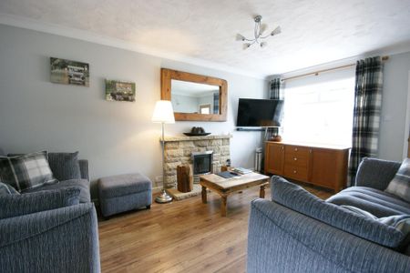3 bedroom semi-detached house to rent - Photo 2