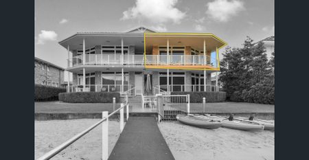 WATER FRONT LIVING - Photo 2