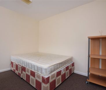 18, Abbeydale Grove, Kirkstall, Leeds, LS5 3RE - Photo 2