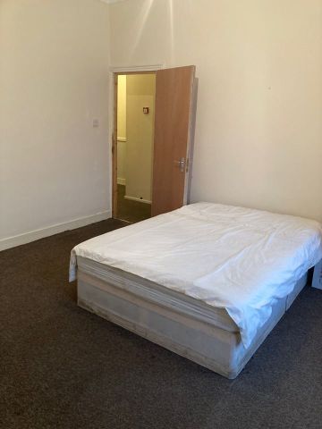 Room in a Shared House, Cambridge Road, E11 - Photo 3