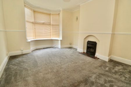 3 bedroom Mid Terraced House to let - Photo 3