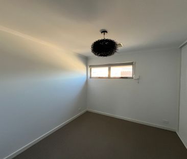 Perfect 2 Bedroom Home in Perfect Location - Photo 1
