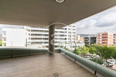 Flat for rent in Canal de Badalona - Photo 4