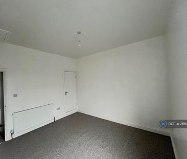 2 bedroom end of terrace house to rent - Photo 6