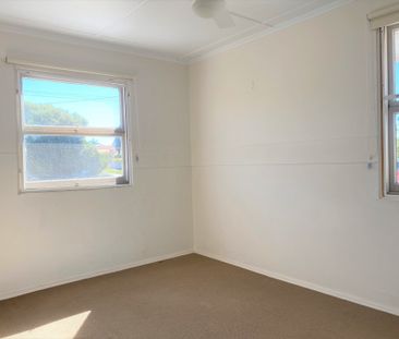 150 South Street, Centenary Heights - Photo 2