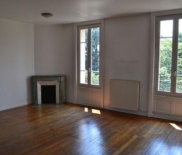 Location Appartement 4 pièces 82m² ROANNE 42300 - Photo 1
