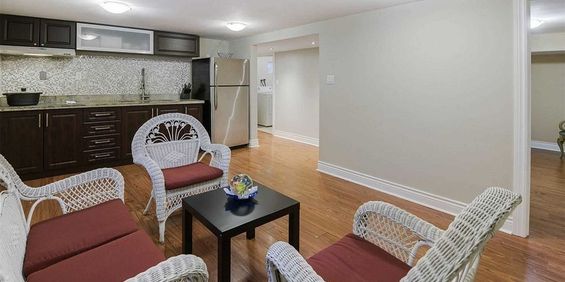 For Lease - 44 Richardson Drive, Aurora, Ontario - Photo 3