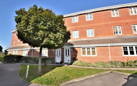 Immaculate apartment…a true home. 2 bed duplex apartment in Eastleigh - Photo 5