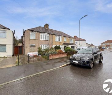 4 bedroom semi-detached house to rent - Photo 3