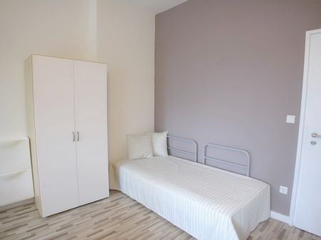 FLATmix.de / Helles, komplett möbliertes Zimmer mit WEST-Balkon in PB-Mitte - Photo 4