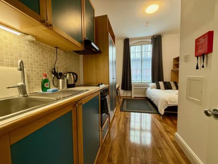 Flat 212 Fulham Palace Road, Fulham W6 9HH - Photo 3