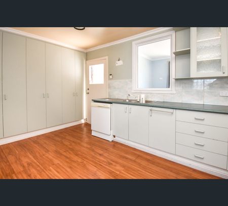 76 Adina Crescent, Orange, NSW 2800 - Photo 5