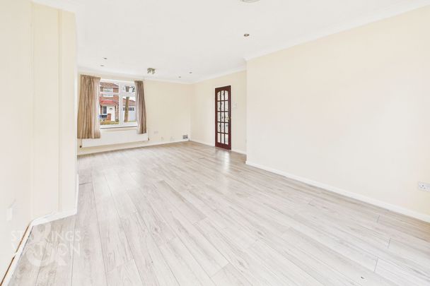 Glenmore Gardens, Norwich - Photo 1