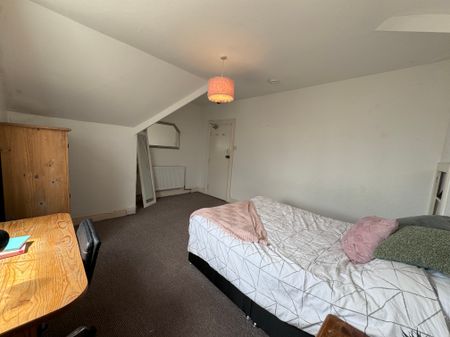 17 Headland Park Flat 2 - Photo 2