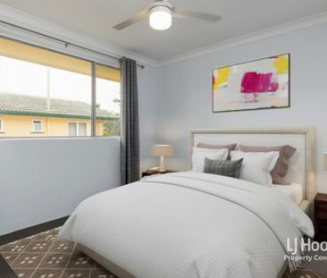 Convenient Gaythorne Living with Modern Comfort - Photo 2