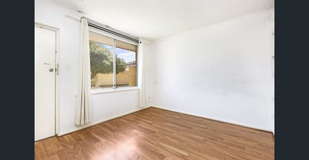 Easy-Care Living Minutes to Henley Beach - Photo 5