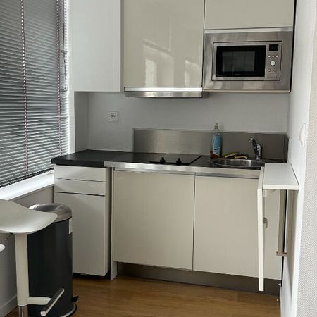 Location Appartement 1 pièce 23m² - Photo 3