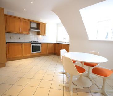 3 bedroom apartment to rent - Photo 6
