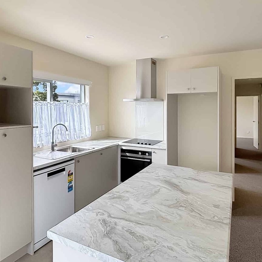 Brand new family home! - Photo 1