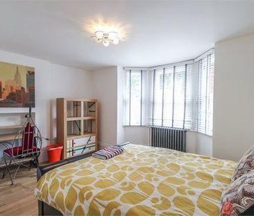 9 bedroom detached house to rent - Photo 2