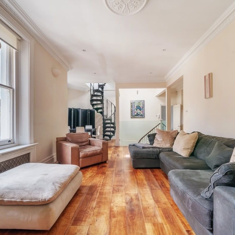 3 bedroom flat to rent - Photo 1