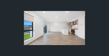 Scenic views over parklands in an executive style luxurious townhouse! - Photo 5