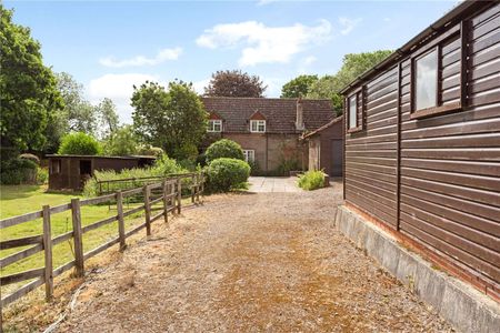 A charming family home offering flexible accommodation across two floors. - Photo 2