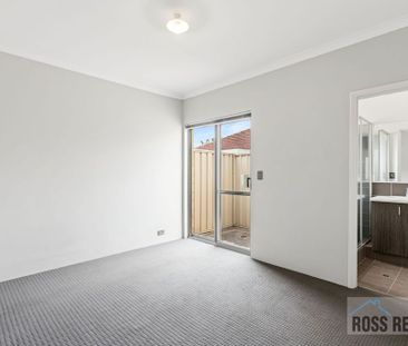 3-Bedroom Villa in Quiet Westminster Cul-de-Sac - Photo 2