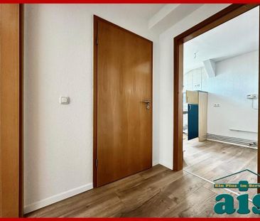 ais-GmbH bietet an: Renovierte 4 Zimmer Wohnung in der Südstadt. - Photo 6