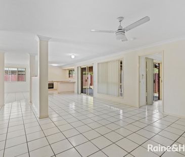 CENTRAL LOCATION - CLOSE TO SCHOOLS, SHOPS AND BEACH - Photo 2