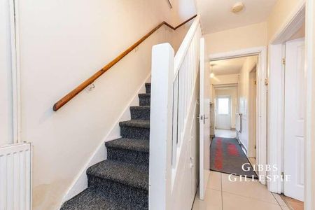 Hampshire Avenue, Slough, Berkshire, SL1 - Photo 3