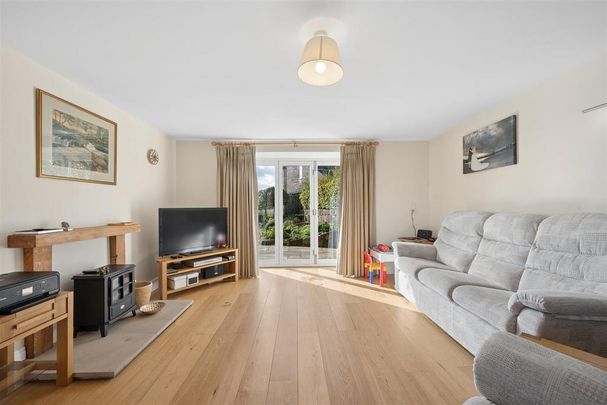 3 bedroom barn conversion to rent - Photo 1