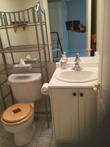 For Lease - 200 Oxford Street, Richmond Hill, Ontario - Photo 3