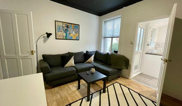 3 bedroom terraced house to rent - Photo 1