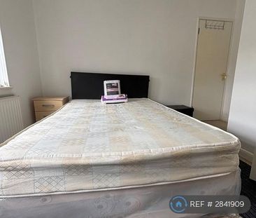 5 bedroom semi-detached house to rent - Photo 5