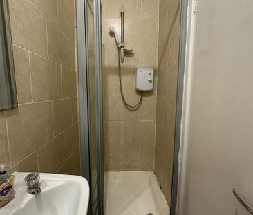 House share to rent - Photo 2