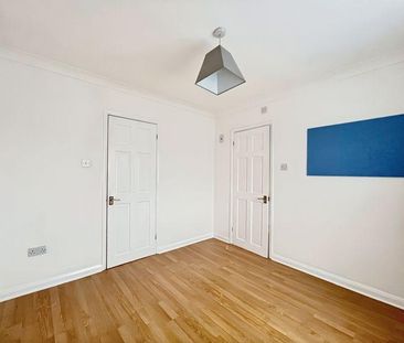 4 bedroom semi-detached house to rent - Photo 6